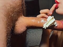 Большой член со взбитыми сливками для глубокого минета