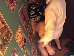 Прижал японку к стене и оттрахал стоя